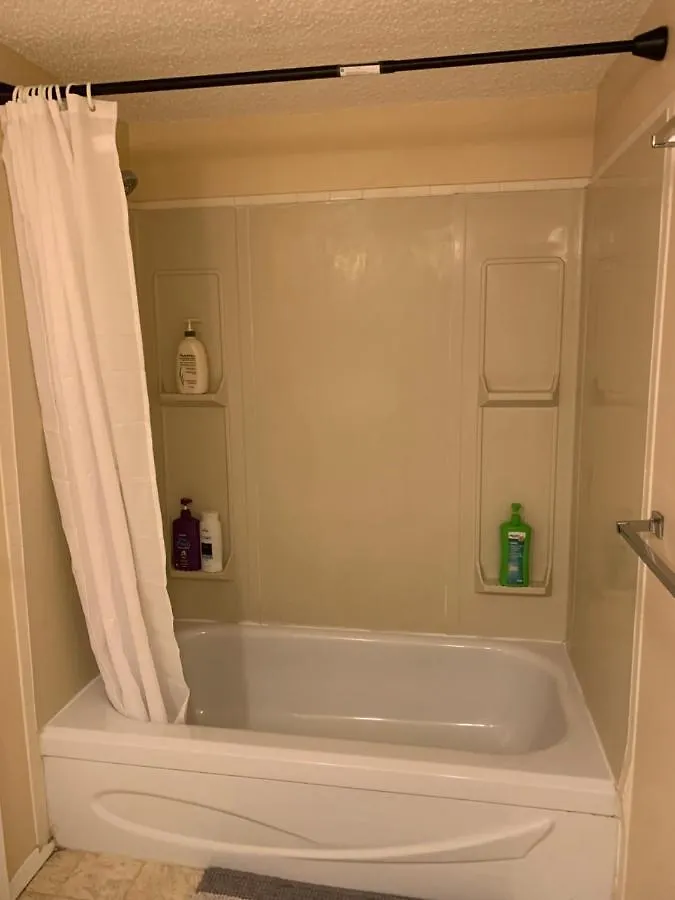 Mt Pleasant Nw 2 Bedrooms 500 Calgary 0*,  Canada